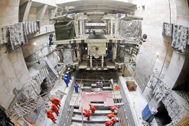 ��ڿƼ��ܘ��C���ڂ�����С��˼